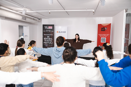 Alarko, İKSV iş birliğiyle gerçekleştirdiği “Sanata İlk Adım” projesiyle genç nesillerin sanatla büyümesini hedefliyor